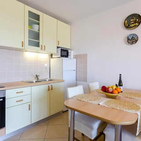 With Parking Space Dramalj, - 20803 Apartmán Crikvenica